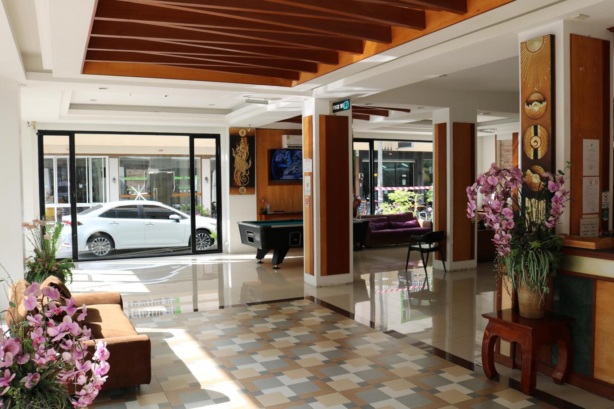 Hotel Diamond Crown Patong Exterior foto