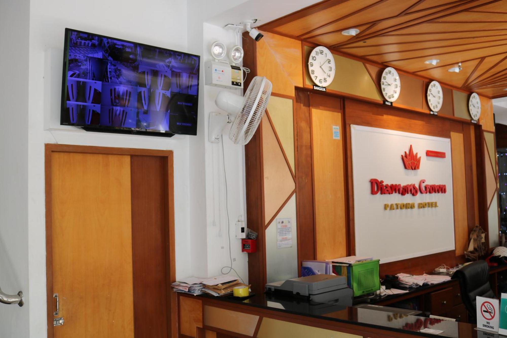 Hotel Diamond Crown Patong Exterior foto