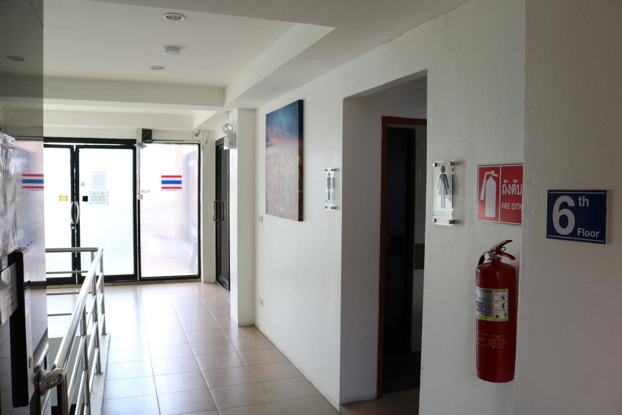 Hotel Diamond Crown Patong Exterior foto